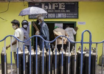 new-zealand-envoy-joins-indians-clamoring-for-oxygen-on-twitter