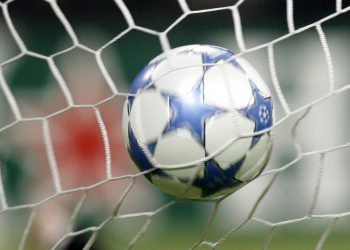 female-lee's-summit-soccer-coach-accused-of-sending-lingerie-photos-to-male-student