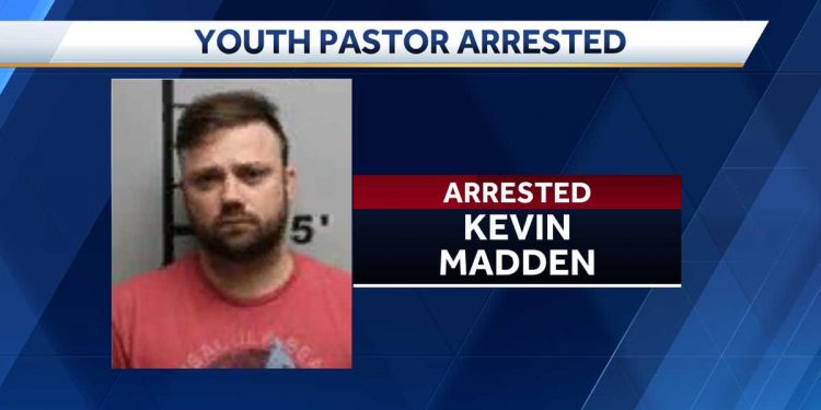 rogers-youth-pastor-arrested-after-sending-nude-images-to-minor