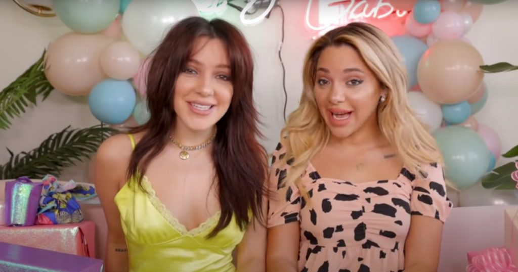 niki-&-gabi's-'twinning-out'-snapchat-trailer-teases-big-changes