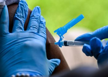 'disinformation-dozen'-test-facebook's,-twitter's-ability-to-curb-vaccine-hoaxes