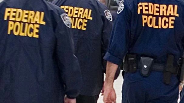 police-warn-queensland-parents-to-monitor-children's-social-media-use-after-exploitation-offences