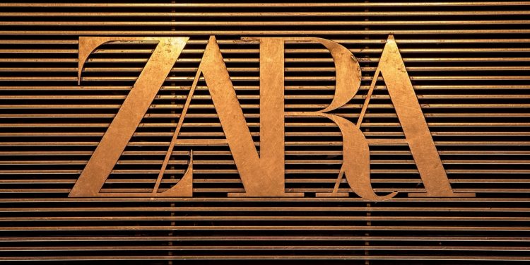 facebook-helps-zara-sell-clothes-using-video-games