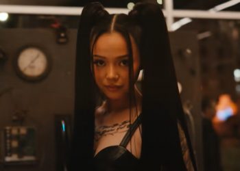 bella-poarch's-“build-a-bitch”-debuts-at-#1-on-global-youtube-music-videos-&-songs-charts