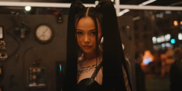 bella-poarch's-“build-a-bitch”-debuts-at-#1-on-global-youtube-music-videos-&-songs-charts