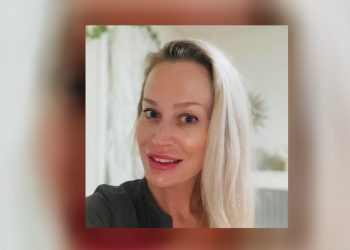 'harassment-on-twitter-is-inevitable':-gov.-desantis'-press-secretary-unlocks-account