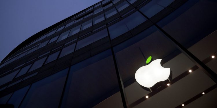 bill-gates'-trust-exited-apple-and-twitter-stock-here's-what-it-bought.