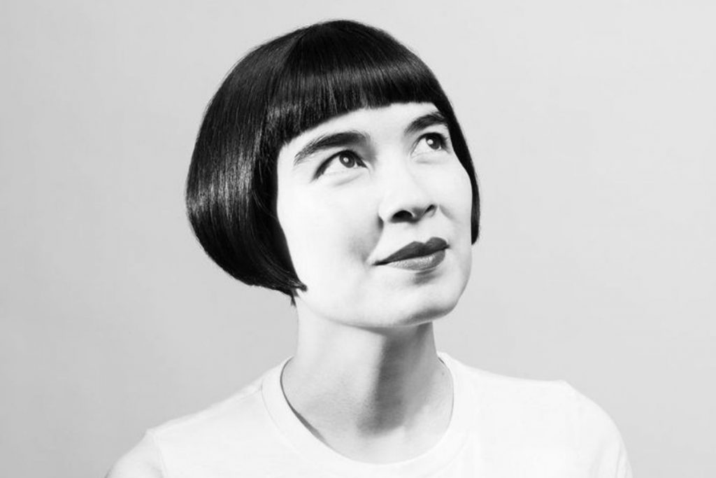 wondering-how-to-use-clubhouse?-here's-a-complete-guide