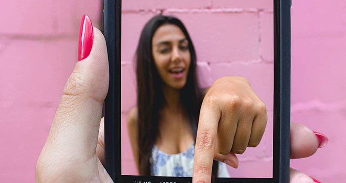 facebook-is-still-secretly-tracking-your-iphone-or-android-but-here's-how-to-stop-it