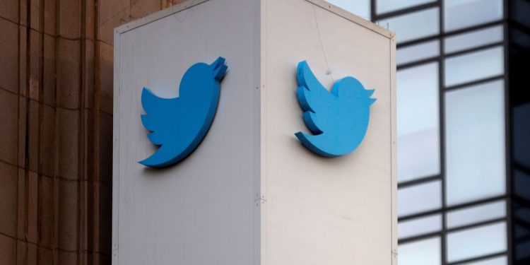 russian-court-fines-twitter-7-mln-roubles-for-failing-to-delete-content