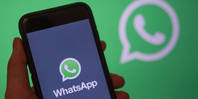 what's-up-with-using-whatsapp-at-work?
