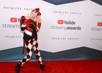 youtube-sensation-jojo-siwa-wants-kissing-scene-in-upcoming-movie-to-be-removed