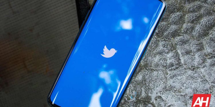 twitter-reopens-verification-requests,-after-a-short-break