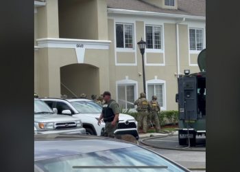 riverview-standoff-ends-with-2-dead-after-man-admits-in-facebook-video-to-killing-boyfriend,-sheriff-…