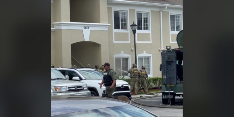 riverview-standoff-ends-with-2-dead-after-man-admits-in-facebook-video-to-killing-boyfriend,-sheriff-…