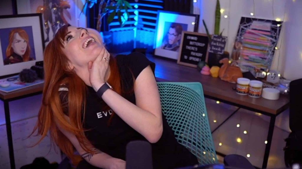 twitch-streamer-headbutted-by-her-dog-so-hard-she-has-to-end-stream-early
