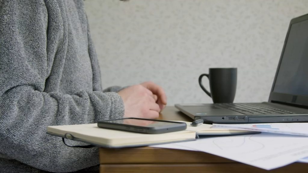 postings-for-remote-work-jobs-jumps-457%,-according-to-linkedin
