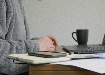 postings-for-remote-work-jobs-jumps-457%,-according-to-linkedin
