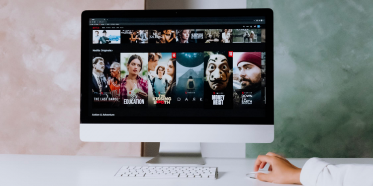how-to-watch-movies-with-your-friends-online