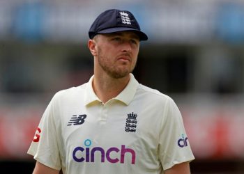 english-cricket-to-launch-social-media-review-after-robinson-twitter-storm