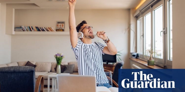 eat-a-banana!-get-off-twitter!-how-to-be-more-productive-at-work