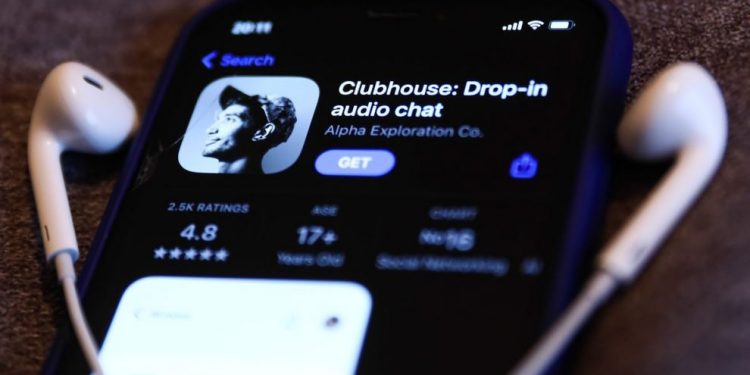 clubhouse-accidentally-leaks-backchannel,-seemingly-a-private-messaging-feature