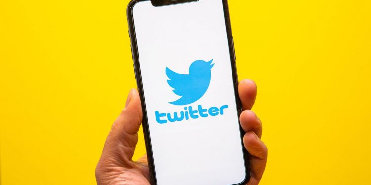 find-quoted-replies-and-retweets-on-twitter-with-this-simple-trick