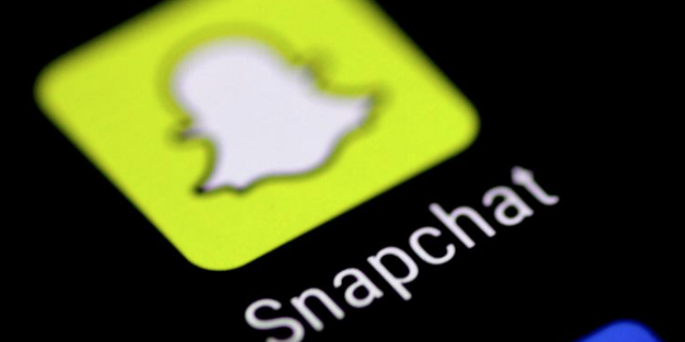 uae:-man-ordered-to-pay-over-dh7,000-for-posting-woman's-snapchat-photos