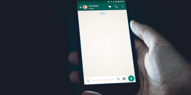 how-to-restore-deleted-whatsapp-messages-without-backup