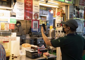 singapore's-aging-street-food-hawkers-get-help-from-instagram