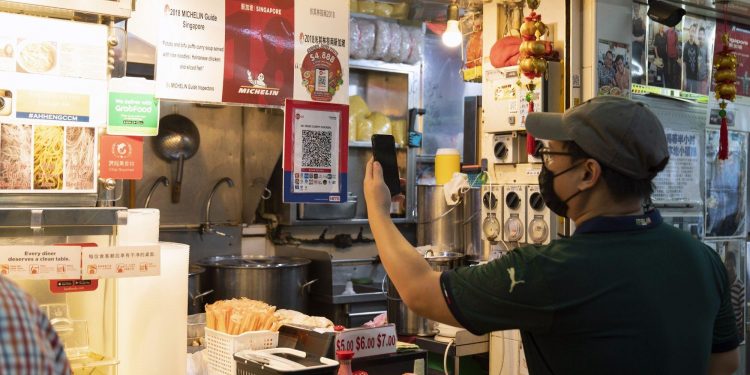 singapore's-aging-street-food-hawkers-get-help-from-instagram