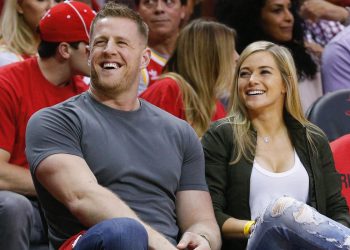 jj-watt-shares-old-twitter-exchange-he-had-with-now-wife-kealia