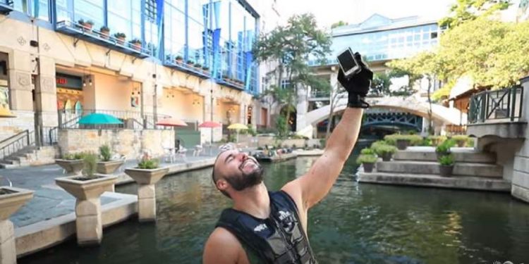youtube-diver-finds-lost-treasures-in-san-antonio-river-near-the-shops-at-rivercenter