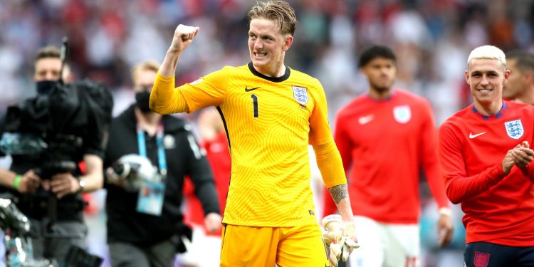jordan-pickford-loves-seeing-his-mates-celebrating-on-snapchat