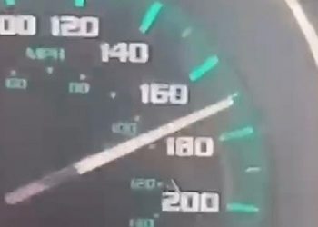 snapchat-posted-video-of-speeding-at-170-km/h-leads-to-suspended-licence