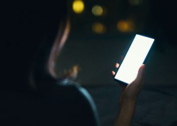 facebook,-twitter-pledge-to-fight-abuse-of-women-but-leave-lots-of-room-for-failure