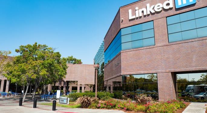 stop-bowing-to-beijing,-mps-tell-linkedin