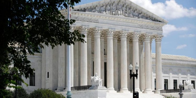 other-voices:-why-a-cheerleader's-snapchat-curses-are-worthy-of-supreme-court-protection