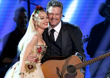 gwen-stefani-posts-wedding-photos-on-instagram,-reveals-she-married-blake-shelton