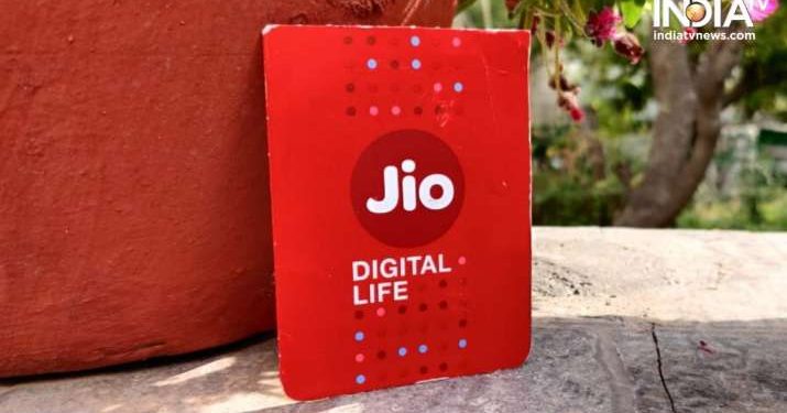 jio-users-can-now-check-covid-19-vaccine-related-information-via-whatsapp-chatbot