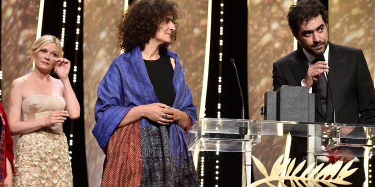 why-iranian-celebrities-took-a-break-from-politics