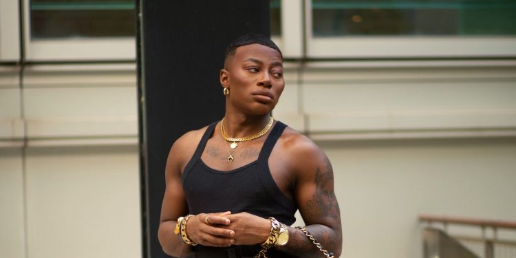 'why-are-people-being-so-horrible,-don't-they-have-a-life?':-black-male-beauty-blogger-speaks-out-…