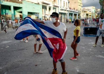 food-shortages,-covid-19,-and-instagram:-the-driving-forces-behind-the-cuba-protests