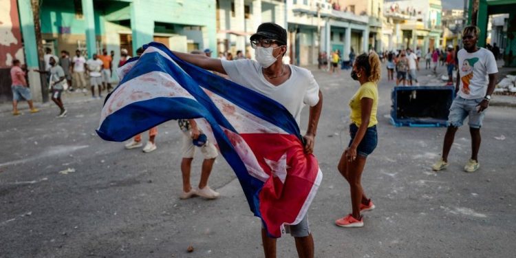 food-shortages,-covid-19,-and-instagram:-the-driving-forces-behind-the-cuba-protests