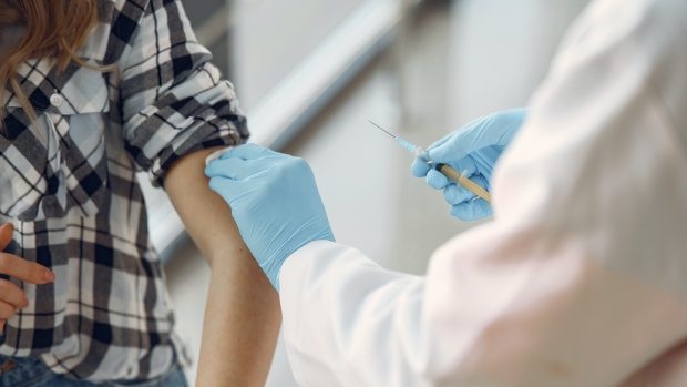 tiktok,-snapchat,-facebook:-nb-tries-to-increase-vaccine-rates-among-those-under-40