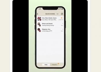 clubhouse-introduces-backchannel-messaging-feature