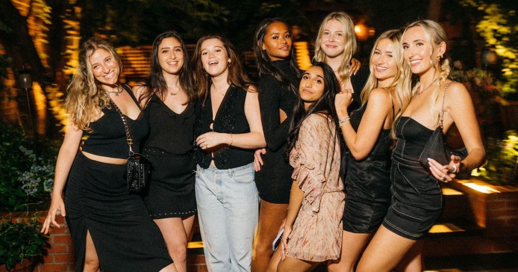 a-group-date-with-the-clubhouse-famous-'nyu-girls-roasting-tech-guys'