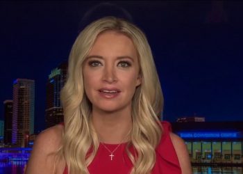 'hannity'-panel-blasts-biden-administration-for-pushing-facebook-to-censor-content