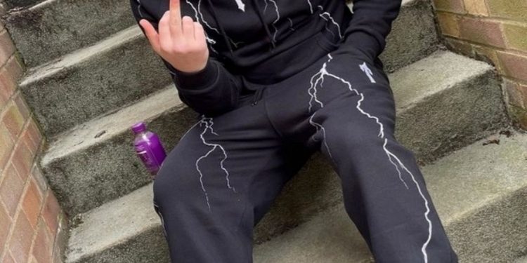 explicit-vid-sent-to-girl,-16,-from-snapchat-account-of-tiktok-star-j2hundred,-says-mum