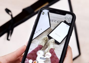 snap-buys-another-company-to-make-ar-shopping-a-reality